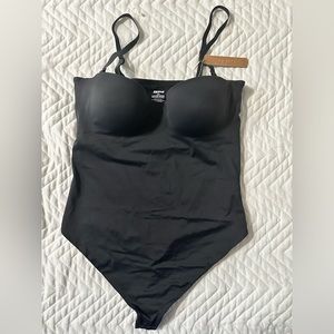 Skims Contour Lift Bodysuit Size L *NWT